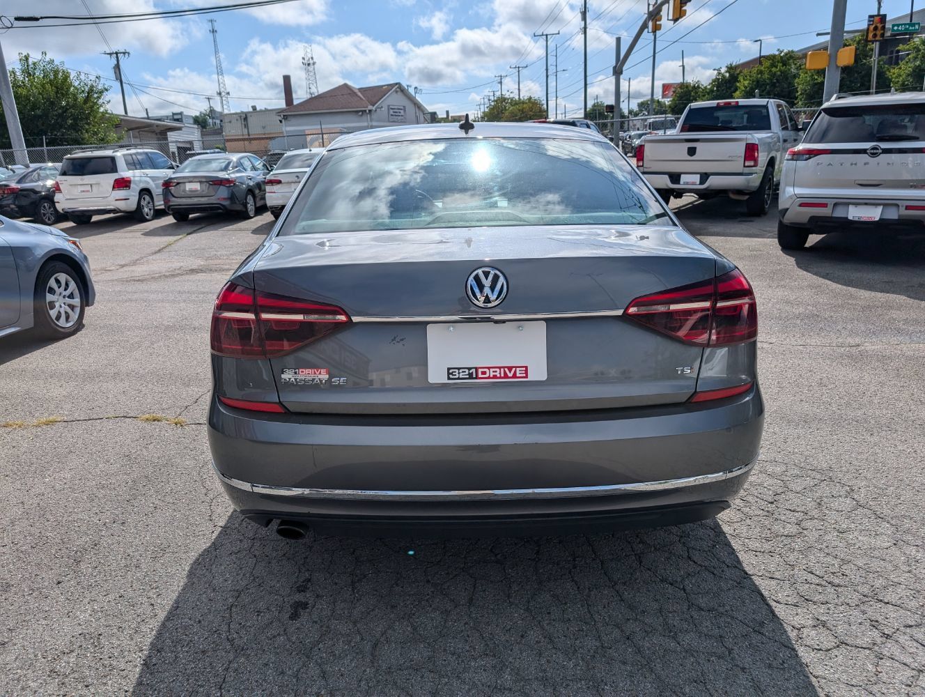 Used 2017 Volkswagen Passat 1.8T SE FWD image 8