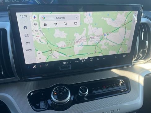 New 2026 Ford Expedition Active image 25