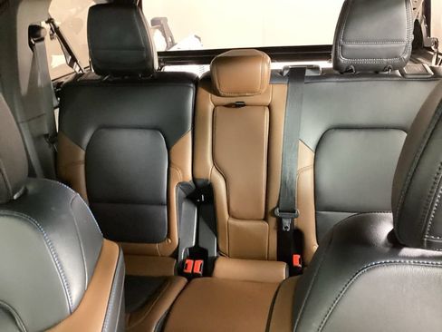 Certified 2023 Ford Bronco Outer Banks w/ Sasquatch Package AWD/4WD image 33