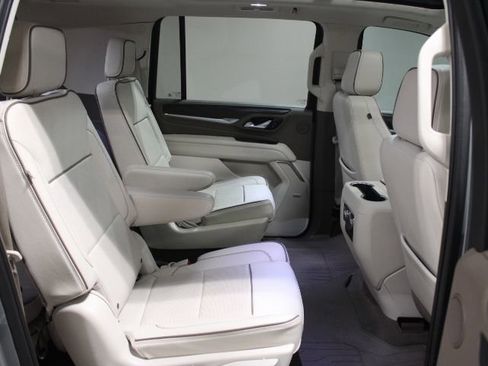 Used 2024 GMC Yukon XL Denali AWD/4WD image 31