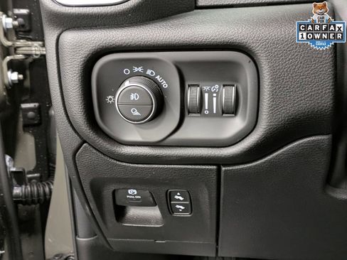 Used 2026 RAM 1500 Laramie AWD/4WD image 22