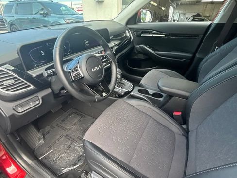 Certified 2025 Kia Seltos S AWD/4WD image 13