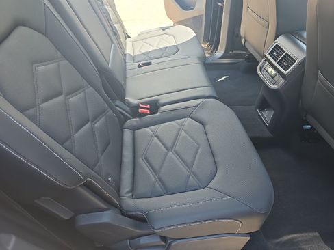 Used 2026 Volkswagen Atlas SE w/ Black Wheel Package AWD/4WD image 18