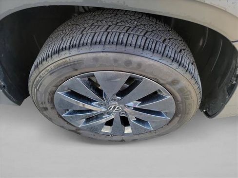 Used 2024 Volkswagen Taos S FWD image 10