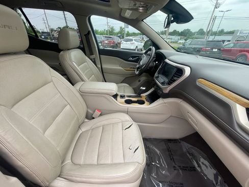 Used 2017 GMC Acadia Denali w/ Technology Package AWD/4WD image 36