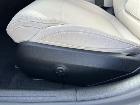 Certified 2025 Mercedes-Benz C 300 4MATIC Sedan image 13