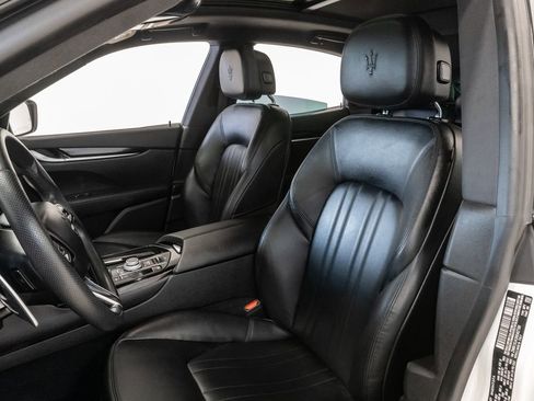 Used 2022 Maserati Levante GT image 11