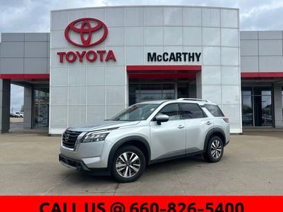 Used 2025 Nissan Pathfinder SL