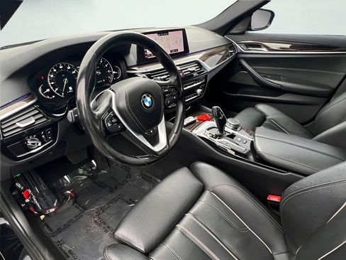Used 2019 BMW 530i xDrive w/ Convenience Package image 12