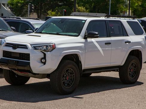 Used 2021 Toyota 4Runner Venture w/ Moonroof Package AWD/4WD image 8