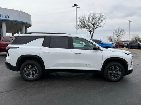 New 2026 Chevrolet Traverse LT w/ Driver Confidence Package image 11