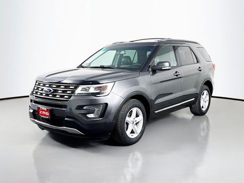 Used 2017 Ford Explorer XLT w/ Equipment Group 202A AWD/4WD image 1