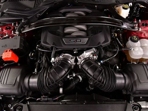 Used 2025 Ford Mustang GT Premium RWD image 31