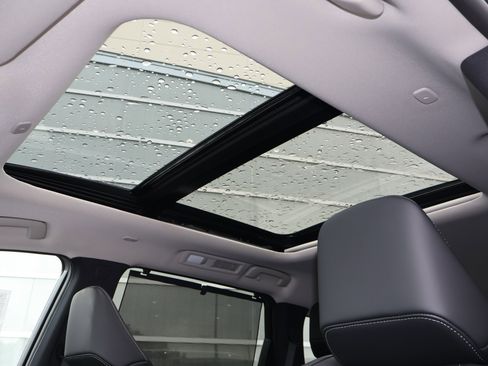 Certified 2026 INFINITI QX60 Luxe w/ Family Package image 30