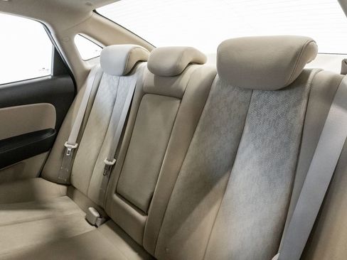 Used 2010 Hyundai Elantra GLS FWD image 20