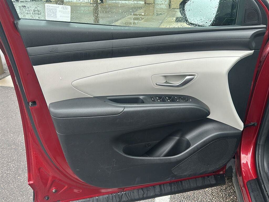 Certified 2025 Hyundai Tucson SEL AWD/4WD image 17
