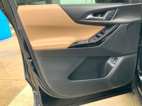 Used 2025 Chevrolet Equinox ACTIV w/ Safety and Technology Package image 13