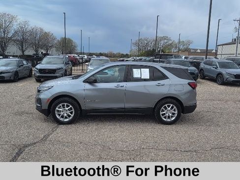 Used 2023 Chevrolet Equinox LS w/ LS Convenience Package AWD/4WD image 3