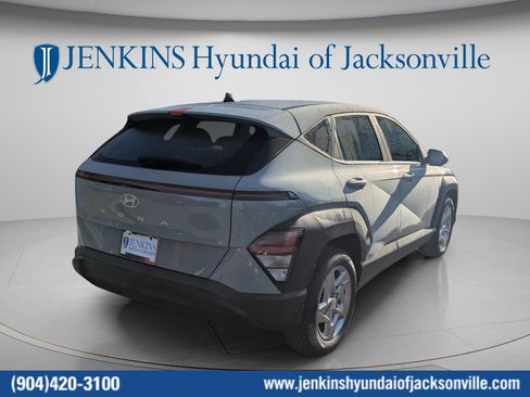 New 2026 Hyundai Kona SE FWD image 3