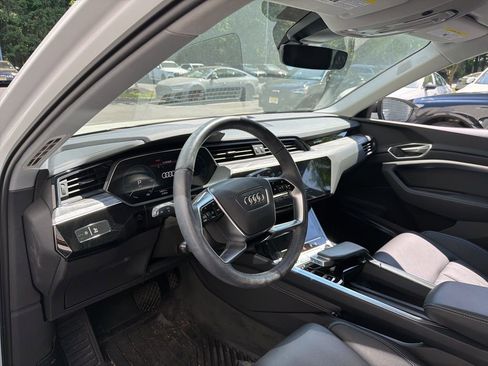 Used 2024 Audi Q8 e-tron Prestige w/ Prestige Package AWD/4WD image 4