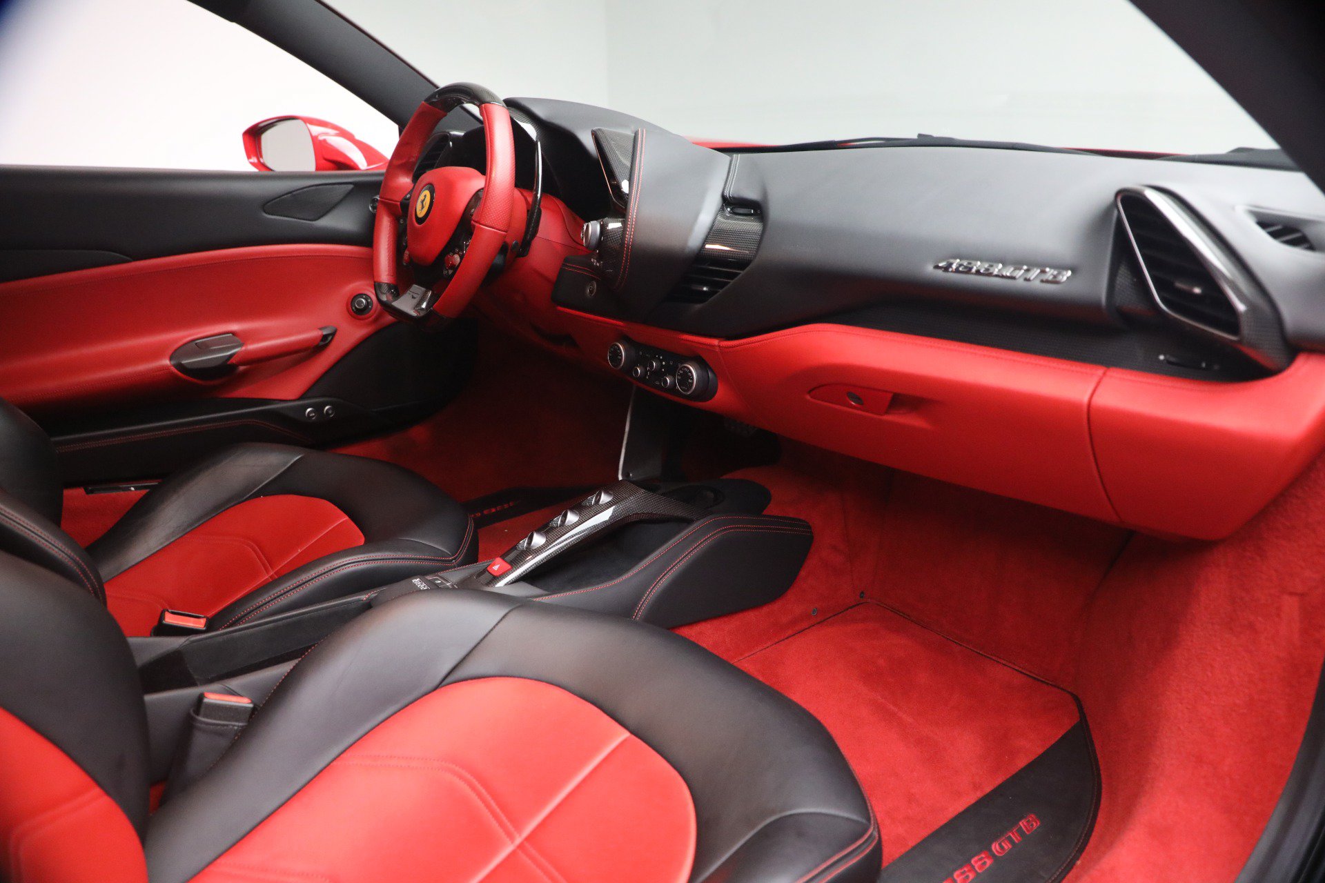Certified 2018 Ferrari 488 GTB RWD image 18