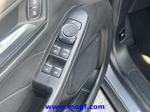 Certified 2025 Ford Escape ST-Line FWD image 17