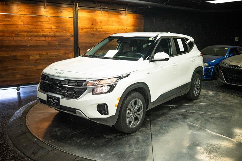 Used 2026 Kia Seltos LX AWD/4WD image 2