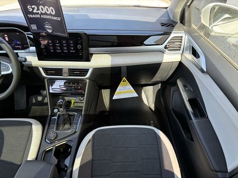 New 2026 Volkswagen Taos SE image 16