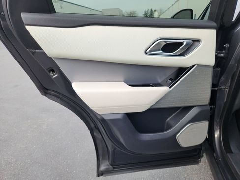 Used 2020 Land Rover Range Rover Velar R-Dynamic S image 18