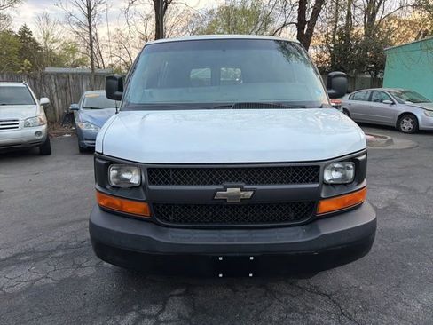 Used 2016 Chevrolet Express 3500 Extended RWD image 2