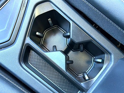 Used 2022 Volkswagen Taos SE image 36