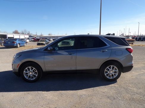 Used 2024 Chevrolet Equinox LT image 1