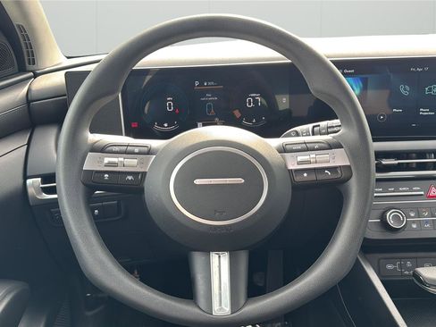 Certified 2025 Hyundai Tucson SE FWD image 21