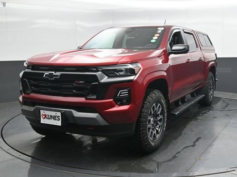 Used 2023 Chevrolet Colorado Z71 w/ Advanced Trailering Package AWD/4WD image 6