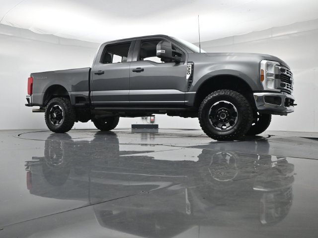 Used 2025 Ford F350 XLT w/ Tremor Off-Road Package AWD/4WD image 35