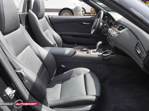 Used 2011 BMW Z4 sDrive35i image 24