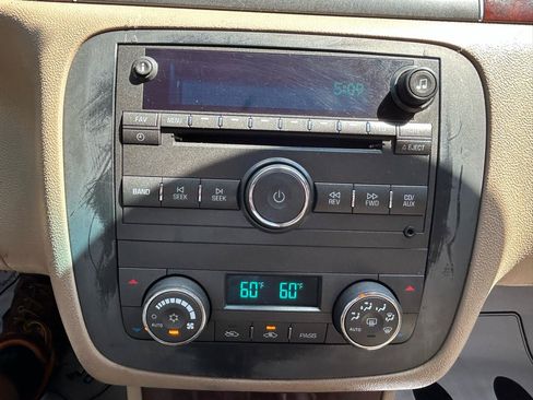 Used 2008 Buick Lucerne CXS FWD image 22