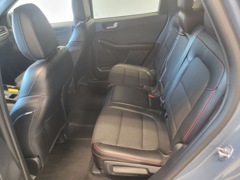 Used 2024 Ford Escape ST-Line w/ Tech Pack #1 AWD/4WD image 9