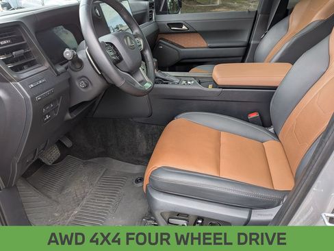 Used 2024 Lexus GX 550 w/ Accessory Package (2T) AWD/4WD image 16