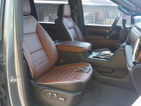 Used 2024 GMC Sierra 2500 Denali Ultimate AWD/4WD image 28