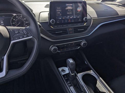 Used 2023 Nissan Altima 2.5 SV image 10