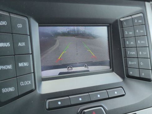 Used 2017 Ford Expedition XLT AWD/4WD image 28