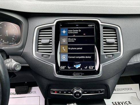 Used 2020 Volvo XC90 T6 Momentum w/ Protection Package Premier image 6