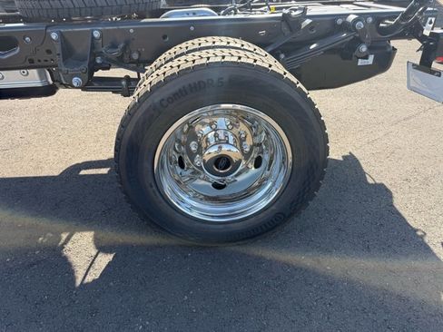 New 2026 Ford F550 4x4 Crew Cab image 17