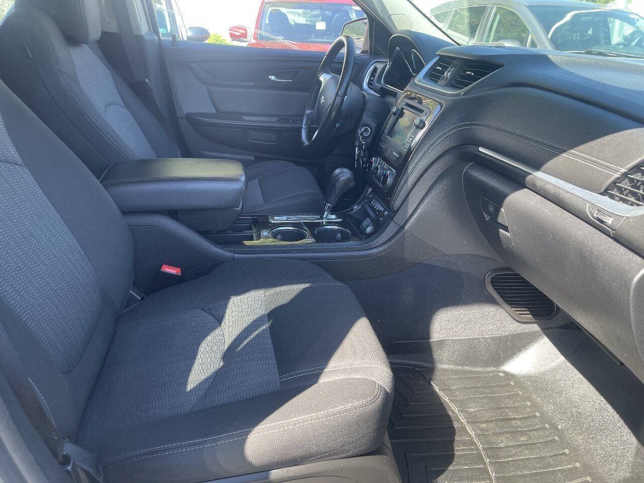 Used 2016 Chevrolet Traverse LT AWD/4WD image 25