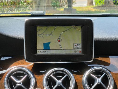 Used 2014 Mercedes-Benz CLA 250 image 22