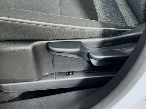 Used 2025 Chevrolet TrailBlazer LT image 11