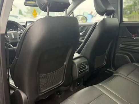 Used 2022 Lincoln Corsair AWD w/ Premium Package image 17