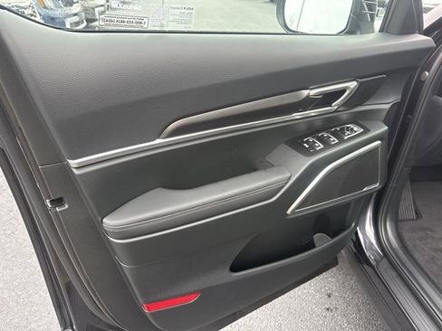New 2025 Kia Telluride S image 8