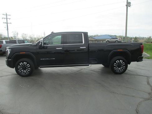 Used 2024 GMC Sierra 2500 Denali Ultimate image 11